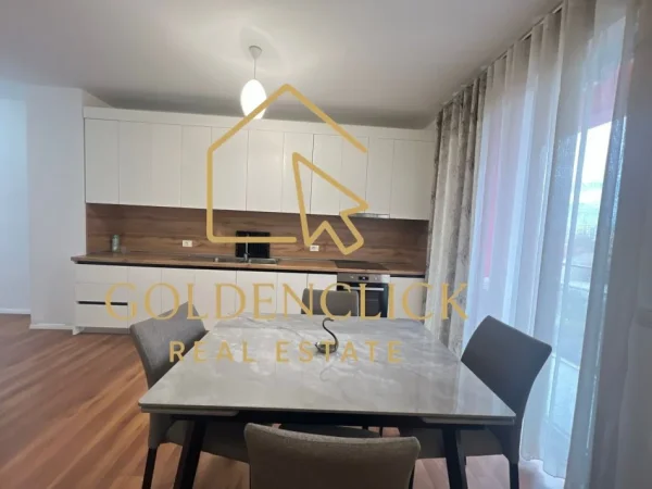 Tirane, jepet me qera 2+1 , 650 € 