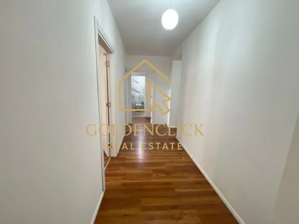 Tirane, jepet me qera 2+1 , 650 € 