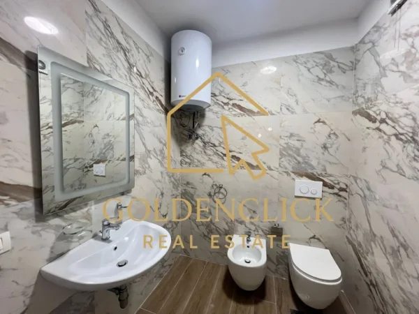 Tirane, jepet me qera 2+1 , 650 € 