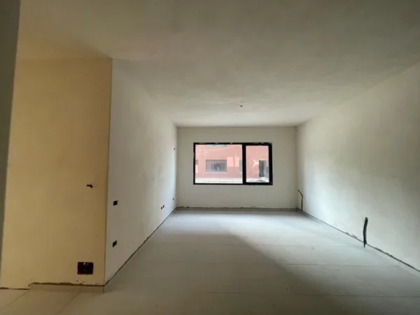 Tirane, shitet apartament 2+1 Kati 6, 161.000 € 