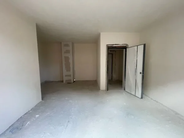 Tirane, shitet apartament 2+1 Kati 6, 161.000 € 