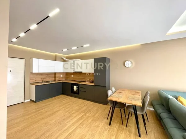 Tirane, jepet me qera apartament 2+1+Ballkon Kati 1, 103 m² 800 € (Kopshti Botanik)