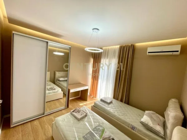 Tirane, jepet me qera apartament 2+1+Ballkon Kati 1, 103 m² 800 € (Kopshti Botanik)