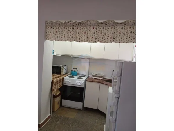 Tirane, jepet me qera apartament 2+1 Kati 5, 70 m² 550 € (Pazari i Ri, Shkolla e Kuqe)