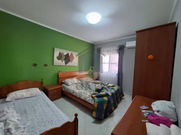 Durres, jepet me qera apartament 1+1 Kati 7, 120 m² 380 € 