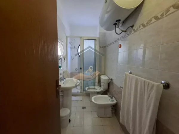 Durres, jepet me qera apartament 1+1 Kati 7, 120 m² 380 € 