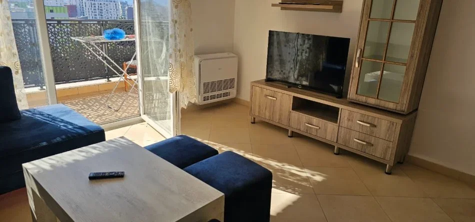 Tirane, jepet me qera apartament 3+1 Kati 7, 110 m² 600 € (Spitali Nënë Tereza)