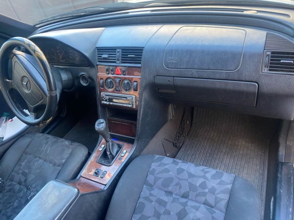 Tirane, shes makine me portobagazh Mercedes Benz C clas Nafte, gri metalizato manuale Kondicioner 1.800 €