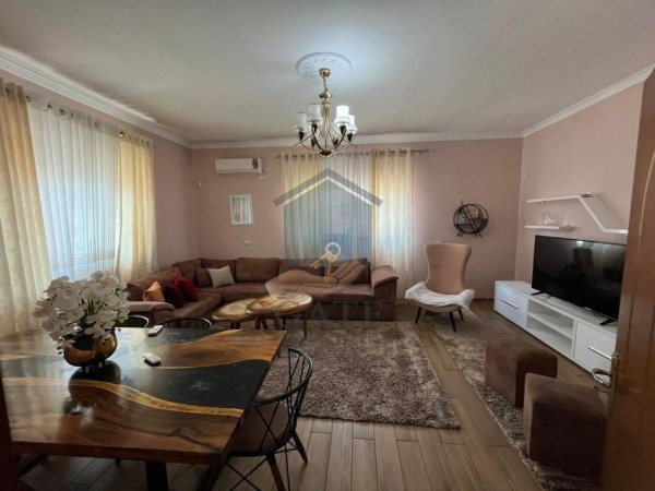 Durres, jepet me qera apartament 2+1+Ballkon Kati 2, 95 m² 450 € 