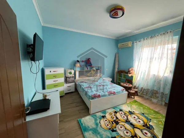 Durres, jepet me qera apartament 2+1+Ballkon Kati 2, 95 m² 450 € 