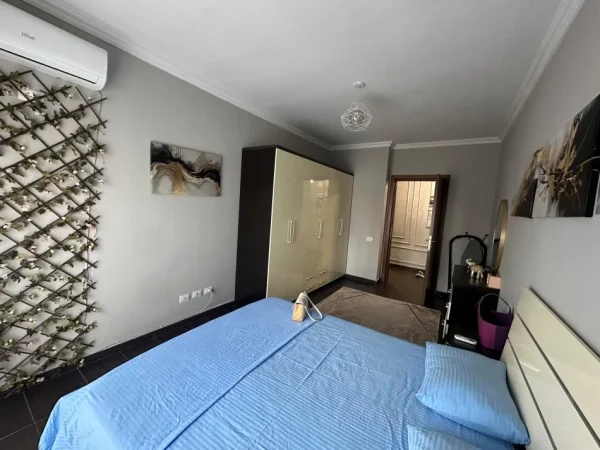 Tirane, jepet me qera 2+1 Kati 7, 1.000 € 