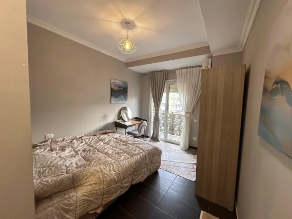 Tirane, jepet me qera 2+1 Kati 7, 1.000 € 