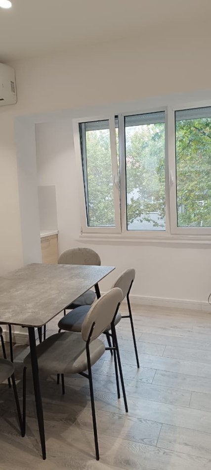 Tirane, jepet me qera apartament 1+1 Kati 4, 70 m² 580 € (MINE PEZA)