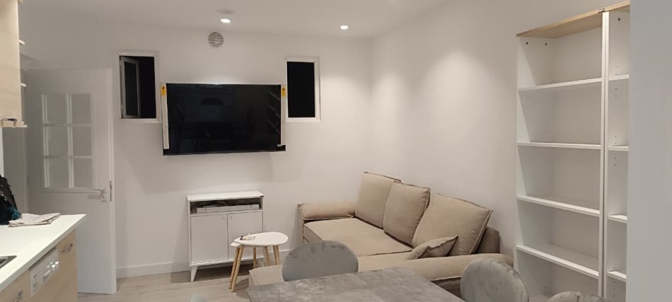 Tirane, jepet me qera apartament 1+1 Kati 4, 70 m² 580 € (MINE PEZA)