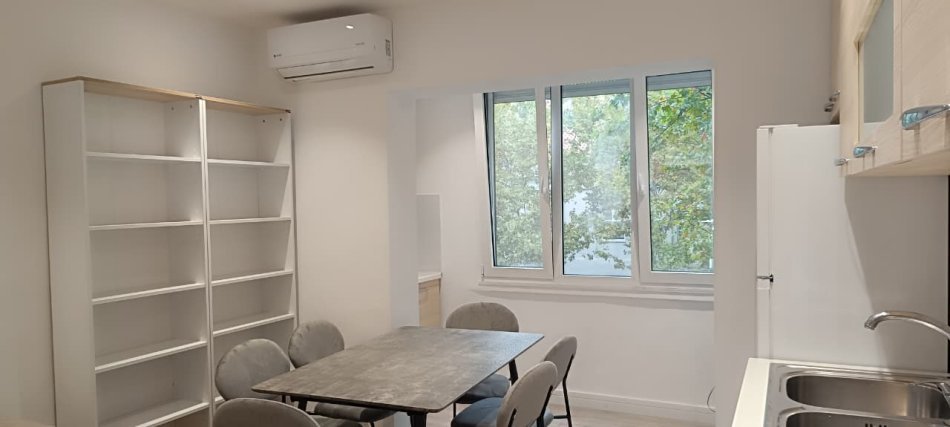 Tirane, jepet me qera apartament 1+1 Kati 4, 70 m² 580 € (MINE PEZA)