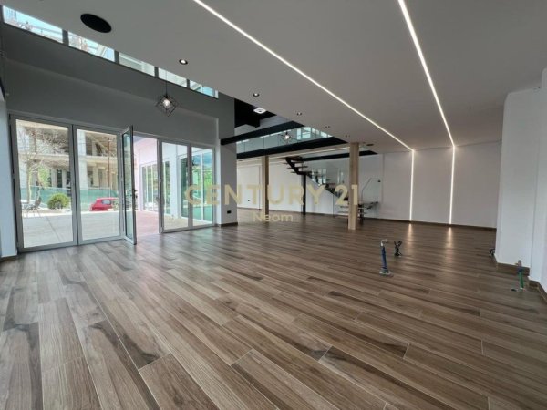 Tirane, jepet me qera ambjent biznesi Kati 0, 190 m² 1.200 € (Liqeni i Thate)