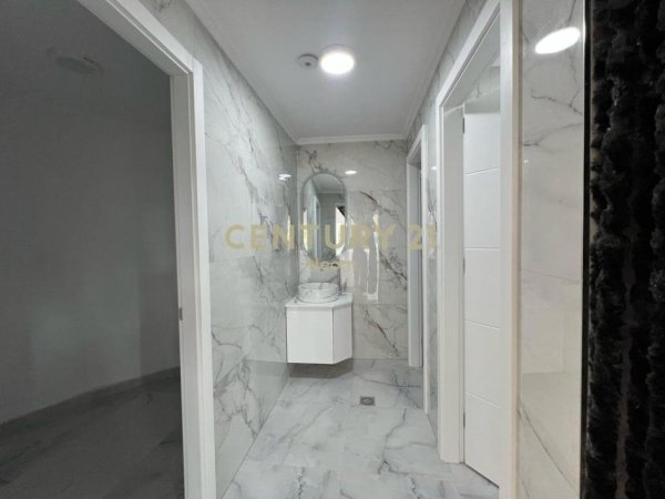 Tirane, jepet me qera ambjent biznesi Kati 0, 190 m² 1.200 € (Liqeni i Thate)