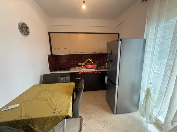 Vlore, shitet apartament 1+1+Ballkon Kati 5, 41 m² (Rruga Dhimitër Konomi)