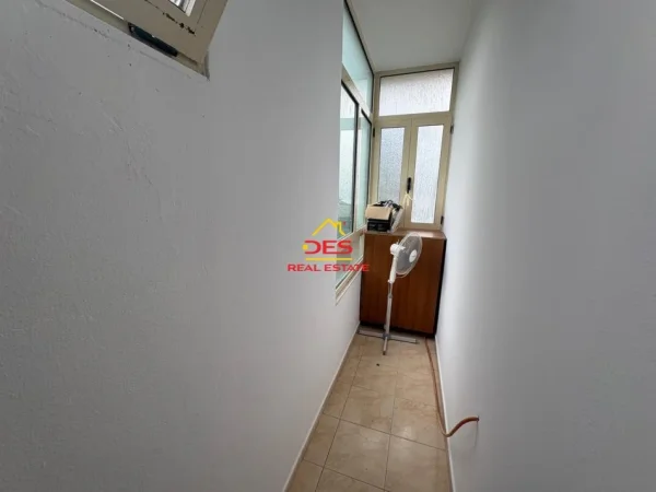 Vlore, shitet apartament 1+1+Ballkon Kati 5, 41 m² (Rruga Dhimitër Konomi)