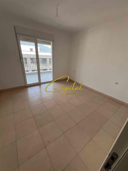 Tirane, jepet me qera apartament 1+1 Kati 6, 75 m² 350 € (RRUGA 5 MAJI)