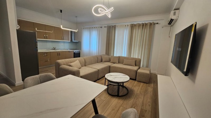 Tirane, jepet me qera apartament 2+1+Ballkon Kati 1, 85 m² 800 € (kodra 1)
