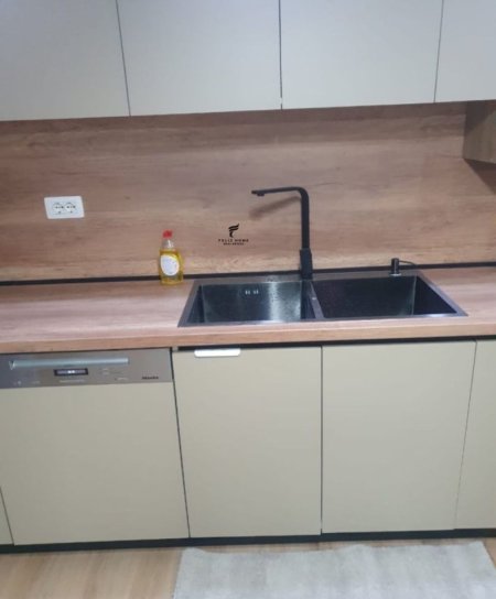 Tirane, jepet me qera apartament 2+1 Kati 4, 70 m² 650 € (ASTIR)