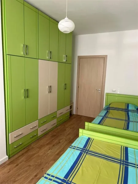 Tirane, jepet me qera apartament 2+1 Kati 2, 100 m² 800 € (Qytet Studenti)