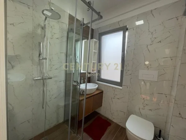 Tirane, jepet me qera apartament 3+1+Ballkon Kati 5, 119 m² 800 € (Tower Bridge 2)