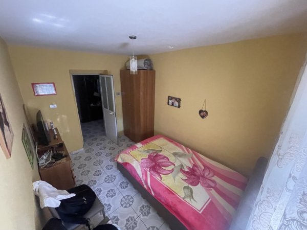 Tirane, shitet apartament 2+1 Kati 2, 65 m² 130.000 € (Rruga Ramazan Zakja, Xhamllik, Tiranë)