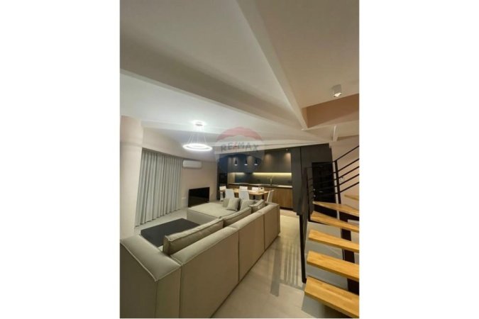 jepet me qera apartament duplex 3+1 Kati 3, 148 m² 900 € (Rruga Bamir Topi, Tiranë)