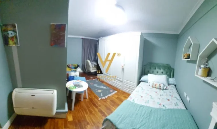 Tirane, shitet apartament 3+1+Ballkon Kati 12, 230 m² 620.000 € (QENDER)