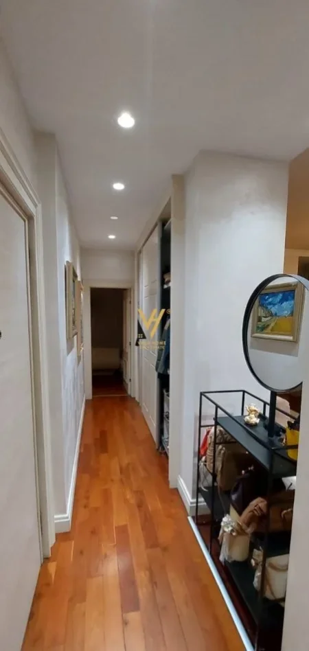 Tirane, shitet apartament 3+1+Ballkon Kati 12, 230 m² 620.000 € (QENDER)