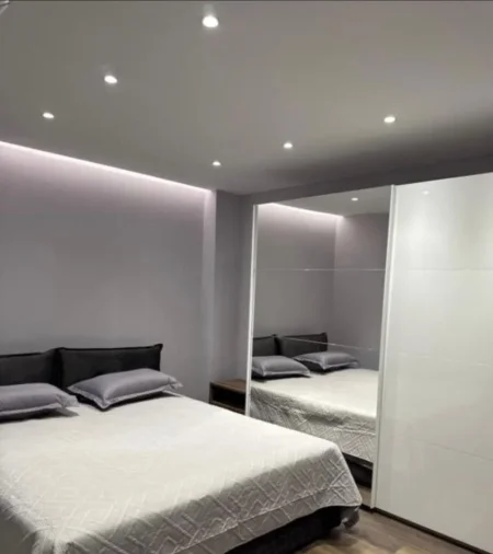 Tirane, jepet me qera apartament 1+1+Ballkon Kati 1, 60 m² 800 € (Bulevardi Zogu i Pare)