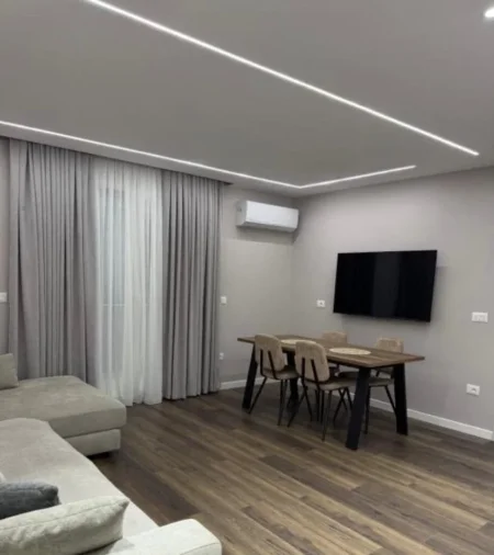 Tirane, jepet me qera apartament 1+1+Ballkon Kati 1, 60 m² 800 € (Bulevardi Zogu i Pare)