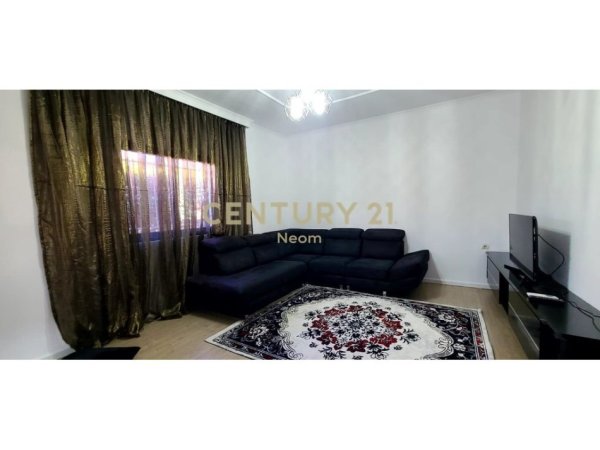 Tirane, jepet me qera shtepi 2+1+Aneks+Ballkon Kati 2, 227 m² 650 € (Rr. Jordan Misja)