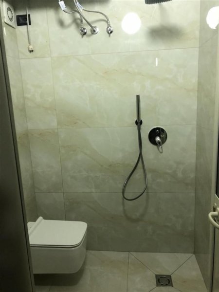 Tirane, jepet me qera apartament 1+1 Kati 2, 55 m² 500 € (PAZARI I RI)