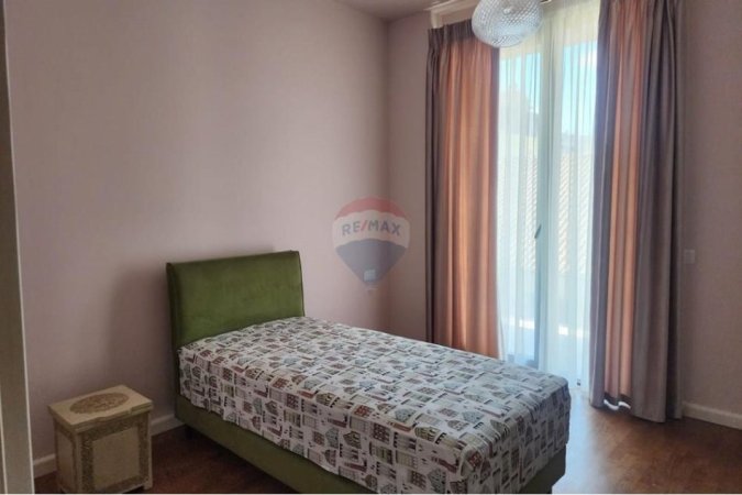 Tirane, jepet me qera apartament 2+1 , 124 m² 1.600 € (Rruga e Kosovarëve, Tiranë)