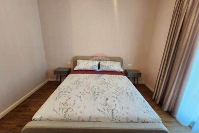 Tirane, jepet me qera apartament 2+1 , 124 m² 1.600 € (Rruga e Kosovarëve, Tiranë)