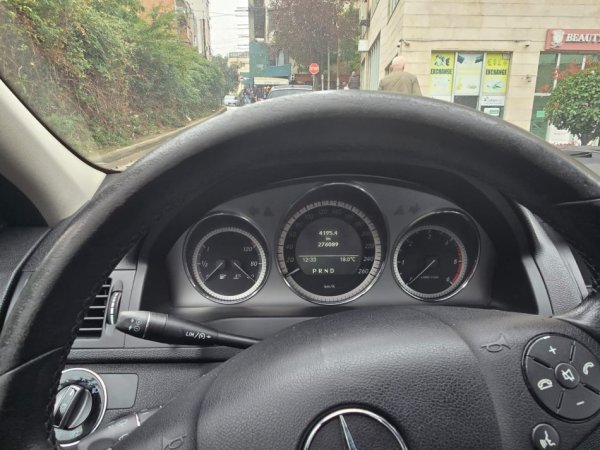 Tirane, shes makine OKAZIONNNN MERCEDES BENZ C-CLASS C-220 Nafte, gri metalizato automatik Klima 276.089 km