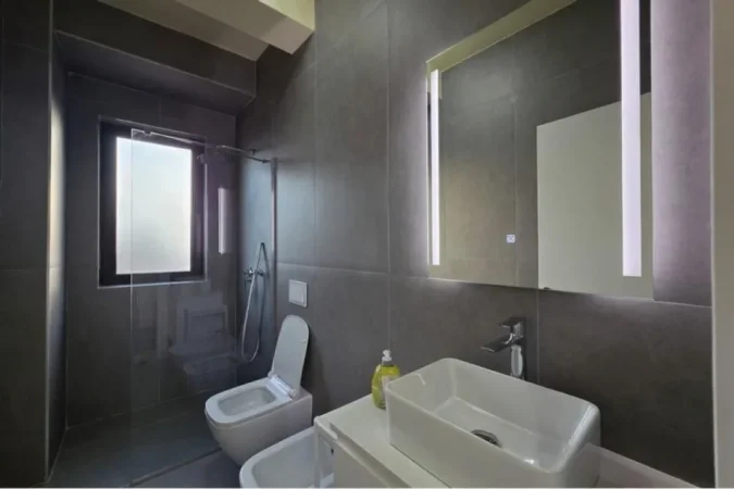 Tirane, jap me qera garsonier 1+1 Kati 2, 46 m² 680 € (Rruga Besim Imami, Rezidenca Gardenia)