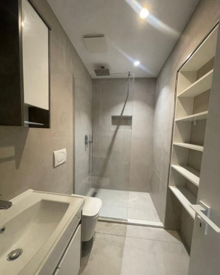 Tirane, jepet me qera apartament 1+1 Kati 4, 50 m² 550 € (STACIONI I TRENIT)