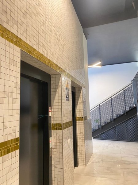 Tirane, jepet me qera apartament 1+1+Ballkon Kati 7, 67 m² 900 € (Stadiumi Dinamo)