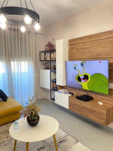 Tirane, jepet me qera apartament 1+1+Ballkon Kati 7, 67 m² 900 € (Stadiumi Dinamo)