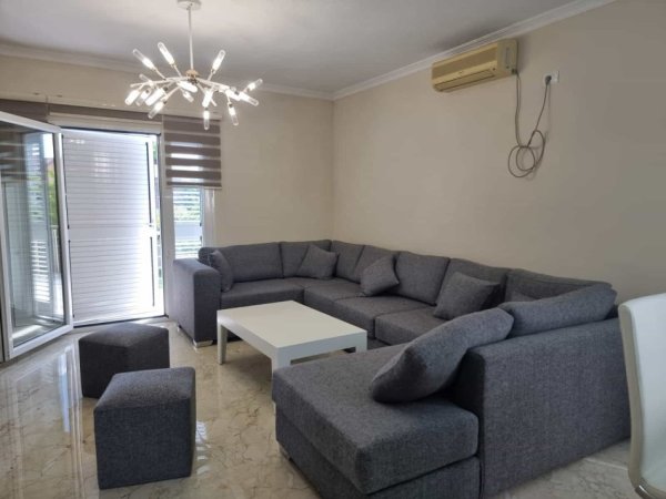 Tirane, jepet me qera Vile 2 Katshe Kati 1, 300 m² 1.500 € (ali demi)