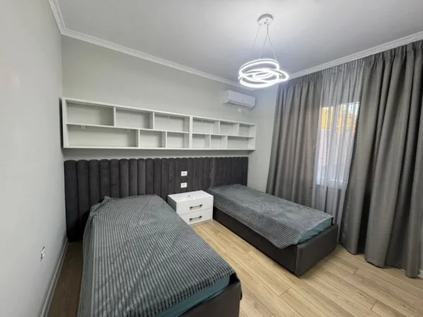 Tirane, jepet me qera apartament 3+1 Kati 3, 1.050 € 