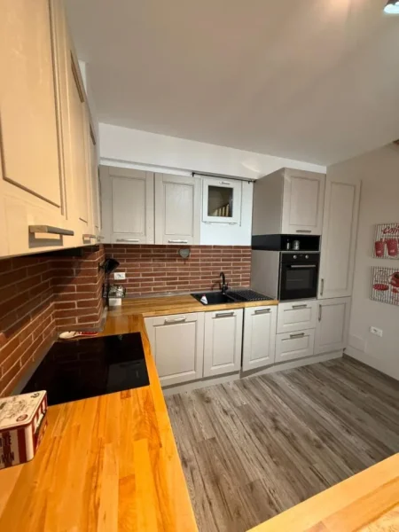 Tirane, jepet me qera apartament 2+1+Aneks Kati 1, 110 m² 800 € (Kodra e Diellit 2)