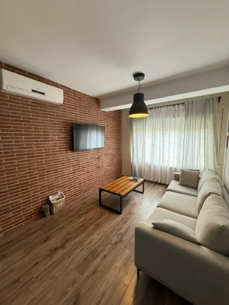 🏢 JEPET ME QIRA – APARTAMENT 2+1 + POST PARKIMI  📍 Rezidenca Kodra e Diellit
