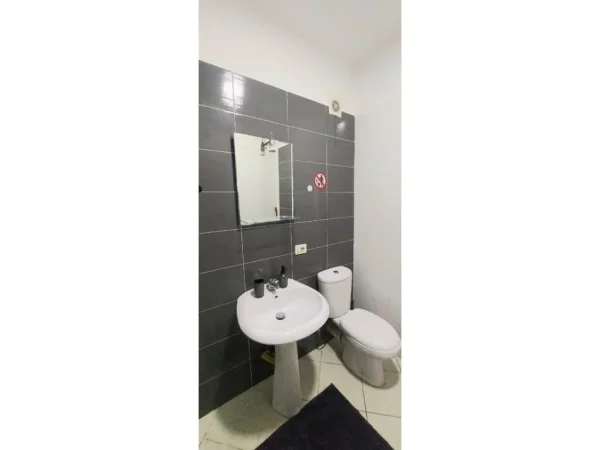 Tirane, jepet me qera apartament 1+1 Kati 6, 60 m² 550 € (Tregu elektrik)