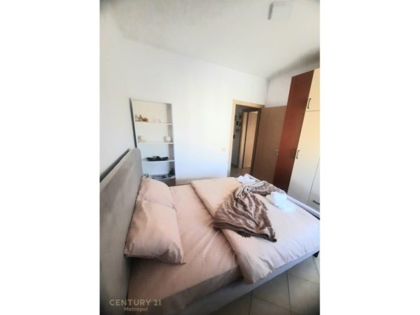 Tirane, jepet me qera apartament 1+1 Kati 6, 60 m² 550 € (Tregu elektrik)