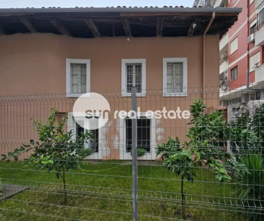 Shkoder, jepet me qera ambjent biznesi Kati 0, 36 m² (SHKODER)